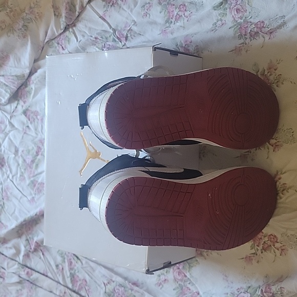 Jordan 1 Mid - Picture 5 of 5